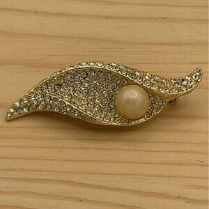 Gold Leaf Shaped Rhinestone Brooch With Faux Pearl Accent
